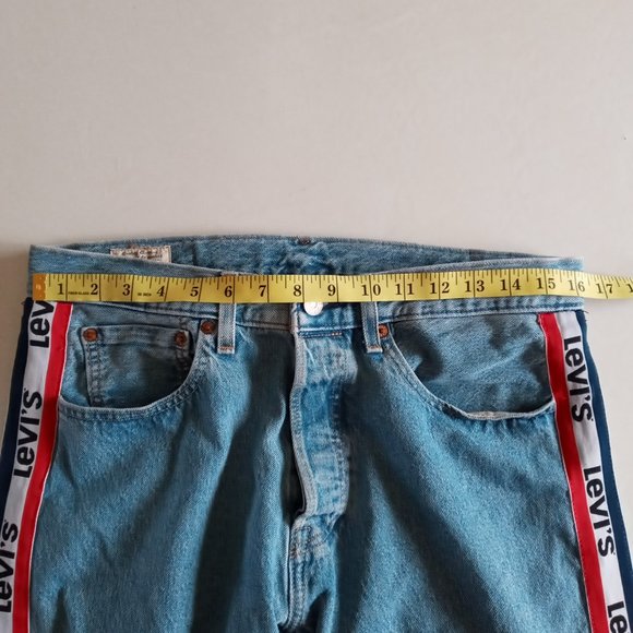 Levi's premium 501 button fly light wash Big E jeans - Picture 9 of 13